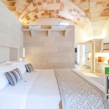 Bed & Breakfast Corte Dei Granai Meeting & - Raro Collection Maglie