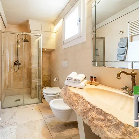 Bed & Breakfast Corte Dei Granai Meeting & - Raro Collection Maglie